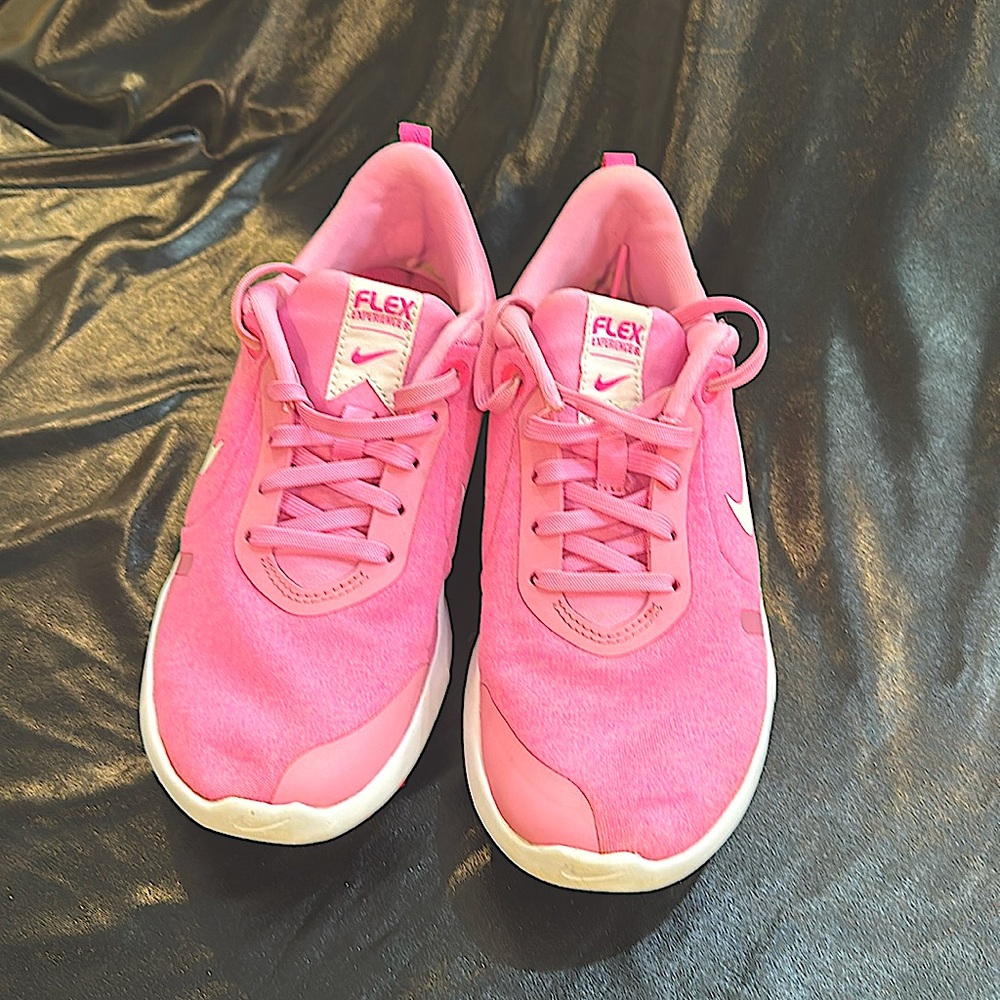 Women’s pink Nike Flex Experience 8. Gently worn.